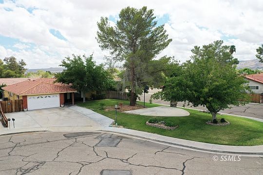 1st image of 514 Suzanne St