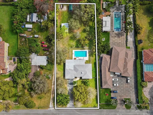 6145 SW 85th Ave, Miami, FL 33143