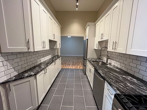 3rd image of 4028 Liberty Ave #10622993