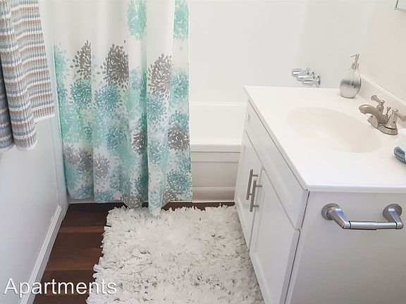 5th image of 9212 Burke St APT 24