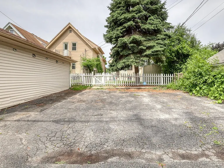 PRIVATE 3-CAR PARKING SLAB