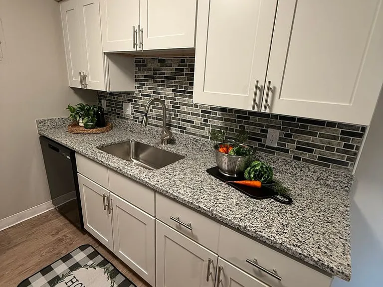 Bellevue Hills Apartment Homes — Photo 41