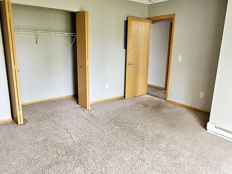 Wesley Court Apartments — Photo 6