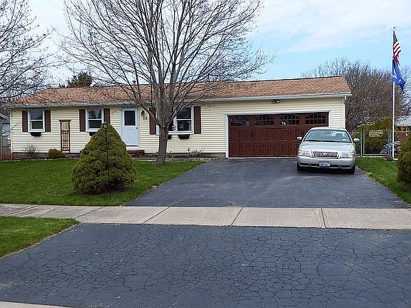 2nd image of 28 Timberwood Dr
