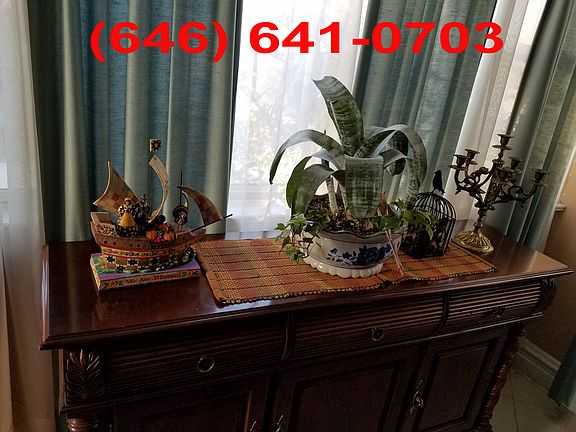 2nd image of 2517 Curtis St