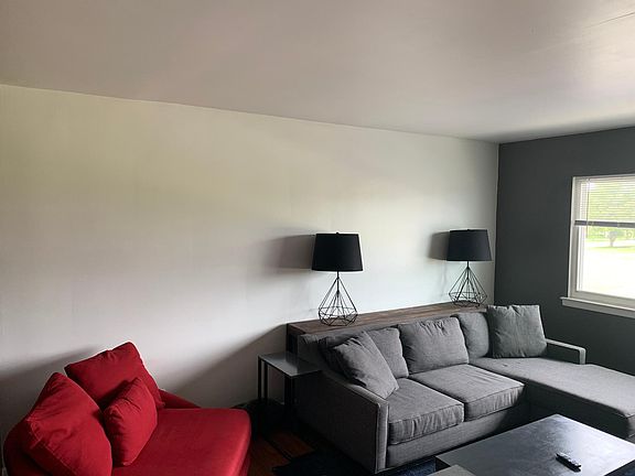 Spacious Living Room W/Grey Accent Walls