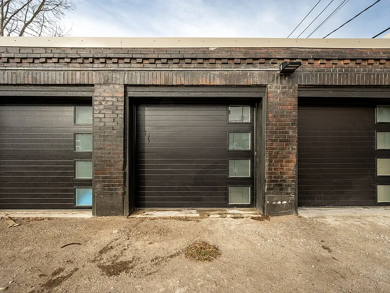 226 N Main St — Photo 51