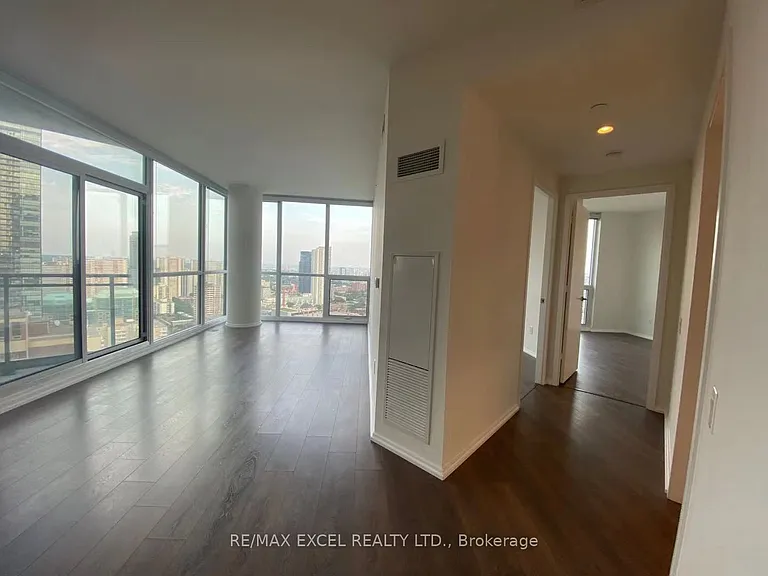 45 Charles St E #3312 — Photo 22