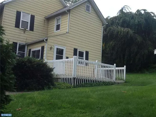 27 Wagner Ln, Coatesville, PA 19320