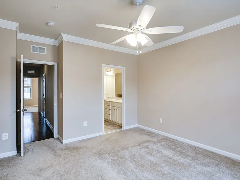 833 Jarrett Ln — Photo 14