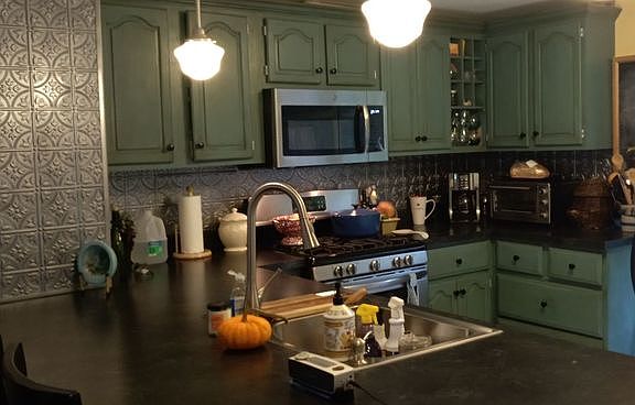 3rd image of 520 Normandie Ln
