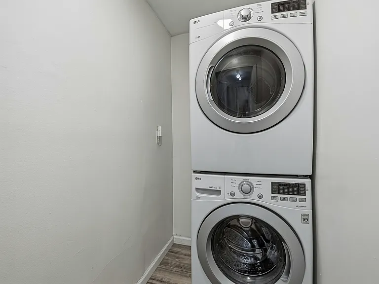 2583 Joyce Ave — Photo 16