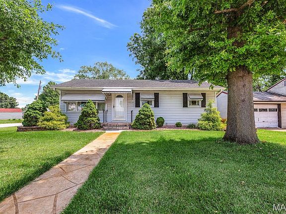 4th image of 3240 Aubrey Ave