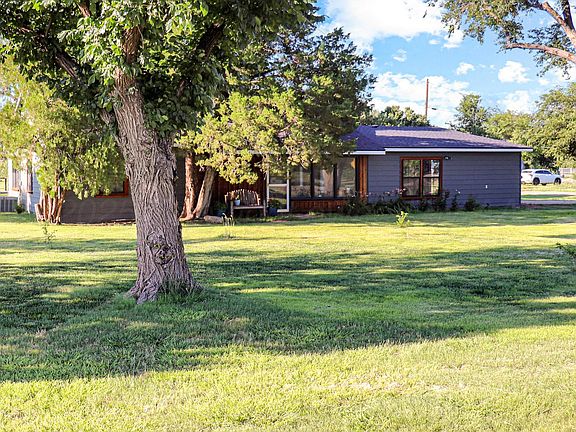 3rd image of 105 Matador Dr