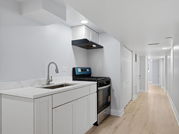 5th image of 541 N Lawndale Ave