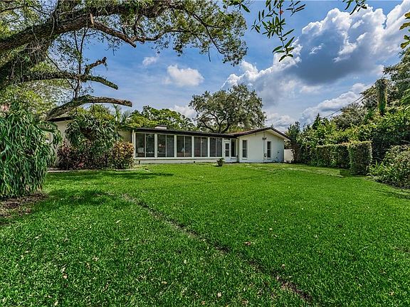 3rd image of 1629 Flagstone Ct