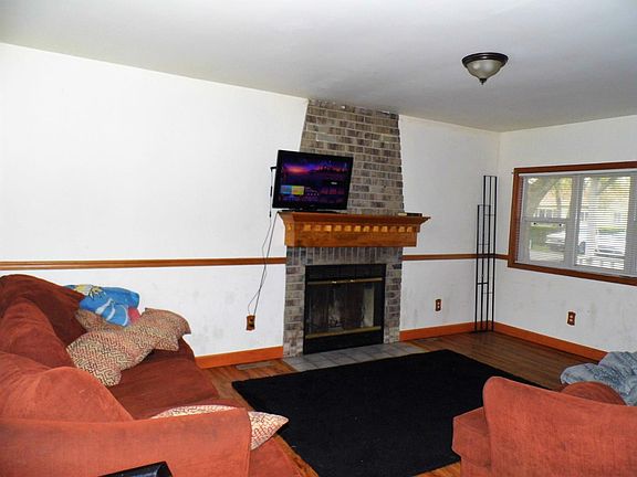 3rd image of 3341 Texas St
