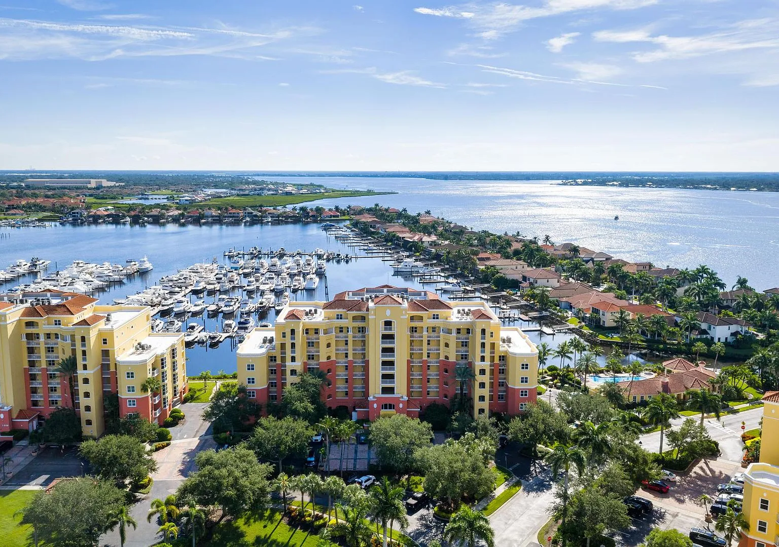 ** Available For The Upcoming 2027 Season! ** Welcome To Luxurious Waterfront Living In This Stun... — Photo 2