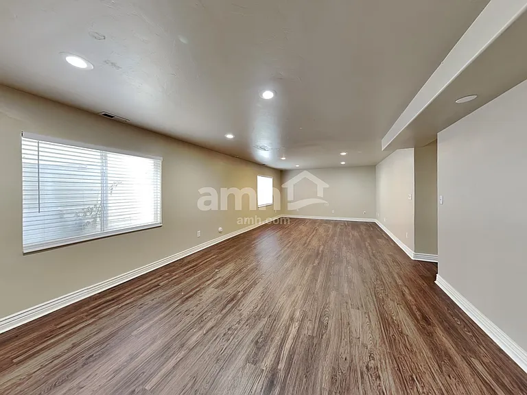 7128 N Kiowa Pkwy — Photo 23