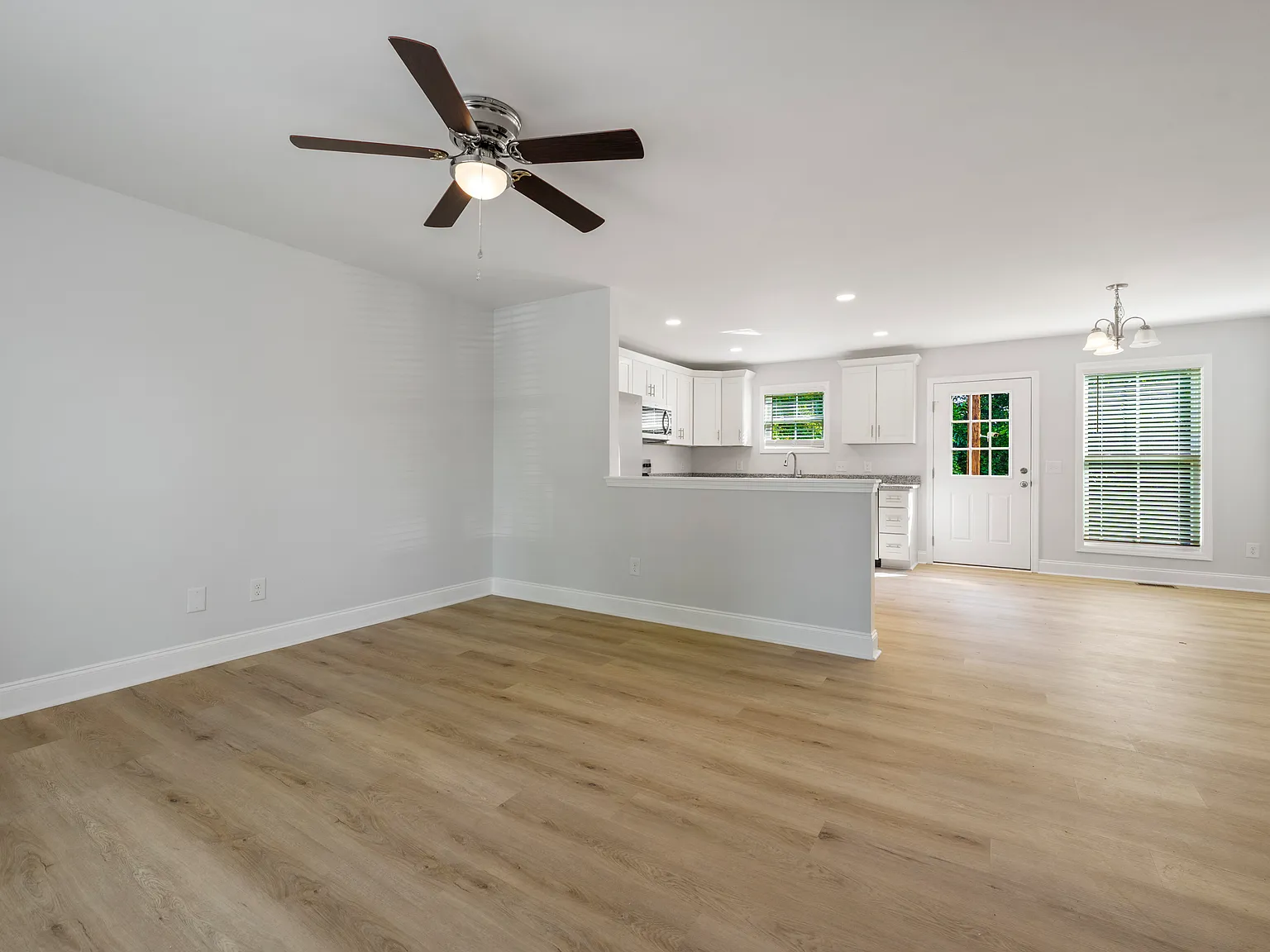 3 bed, 1199 sqft, $1,795 — Photo 4