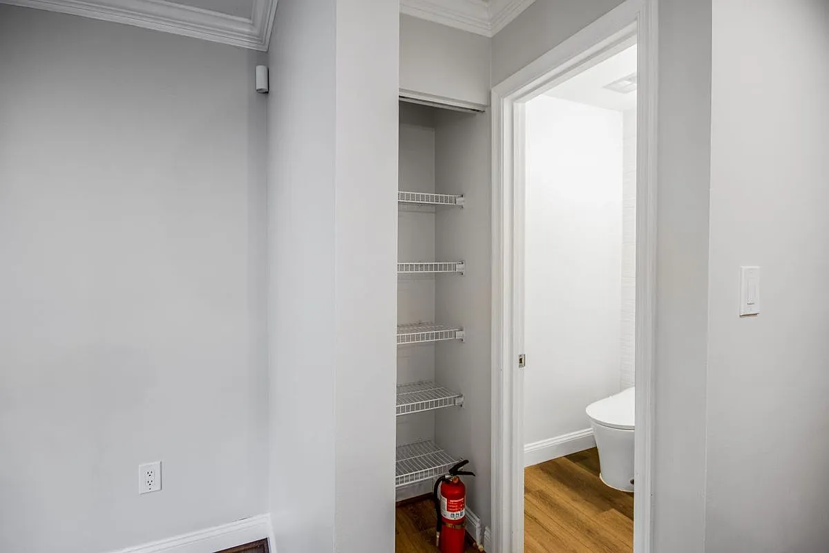 3 bed, 2.5 bath, 1670 sqft, $2,800 — Photo 3