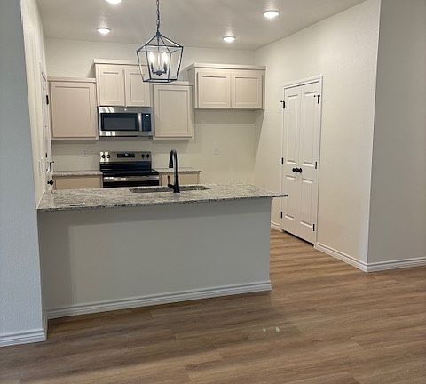 3rd image of 102 Leon Ln Unit B