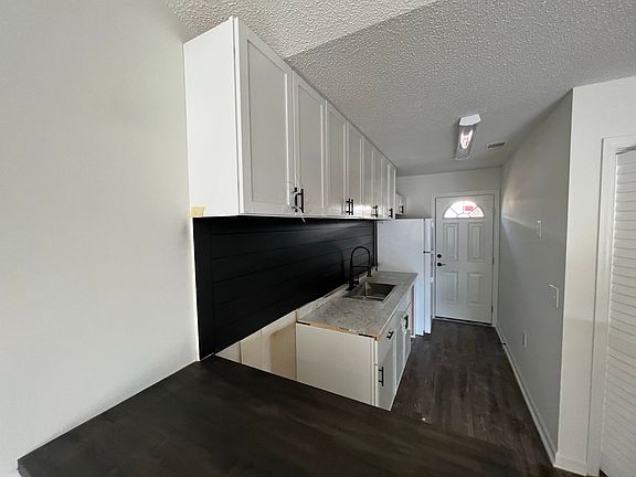 3rd image of 230 Lanier Dr #172