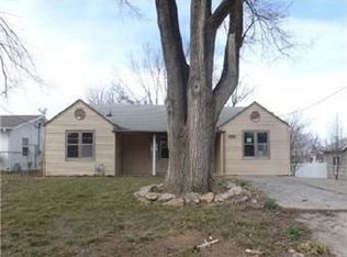 5232 Klamm Rd, Kansas City, KS 66106