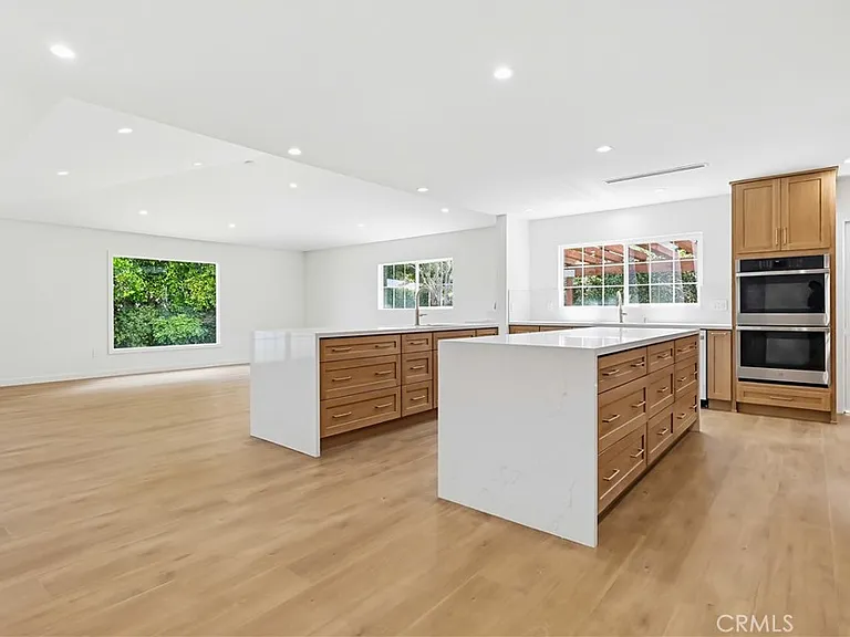 5440 Alcove Ave — Photo 6