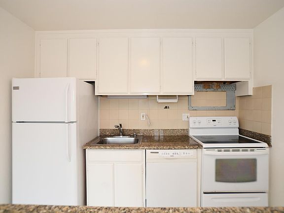 2nd image of 4210 Judah St #104