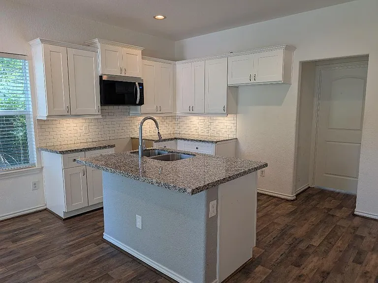 16729 Meadowcroft — Photo 3