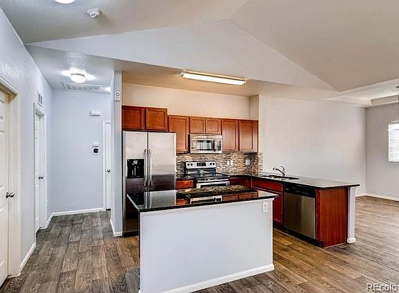Gourmet kitchen