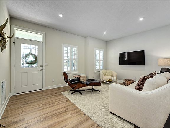 2nd image of 3097 Cross Creek Dr