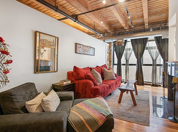 4th image of 612 N Oakley Ave #111