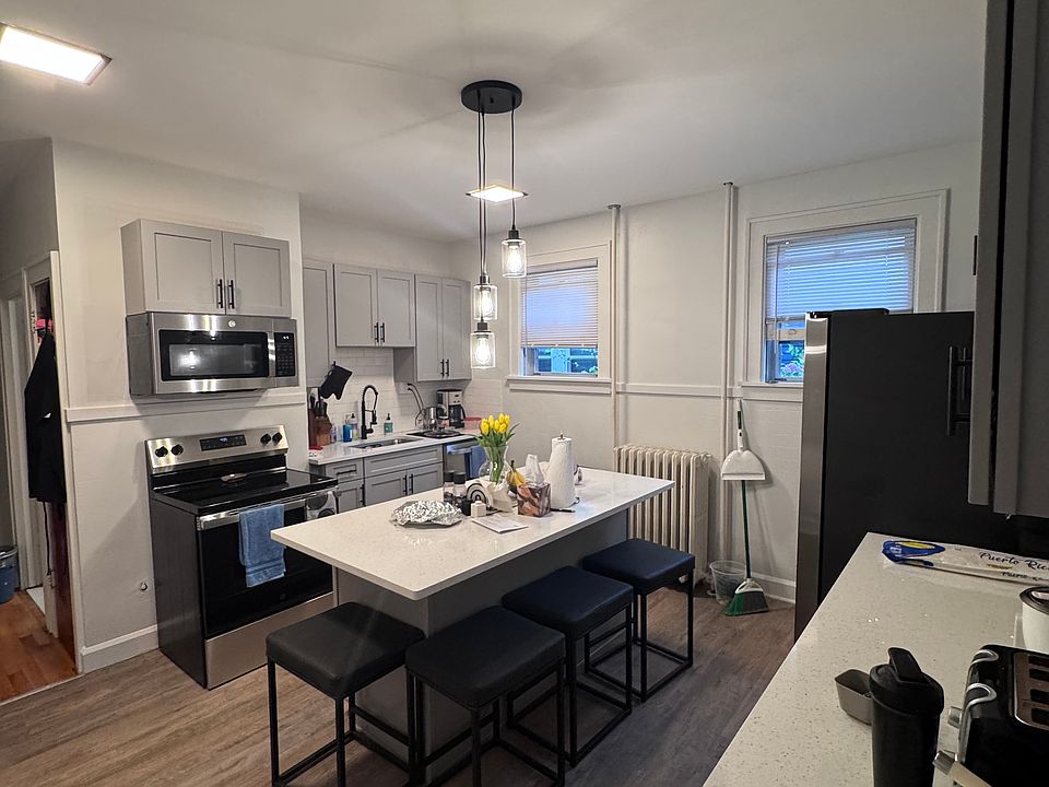 1st image of 12 Oakwood St Room 2