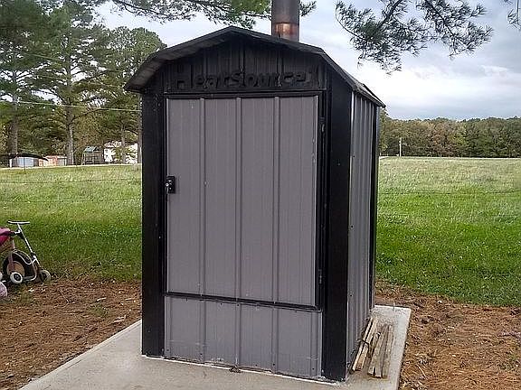 Outdoor wood furnace
 

