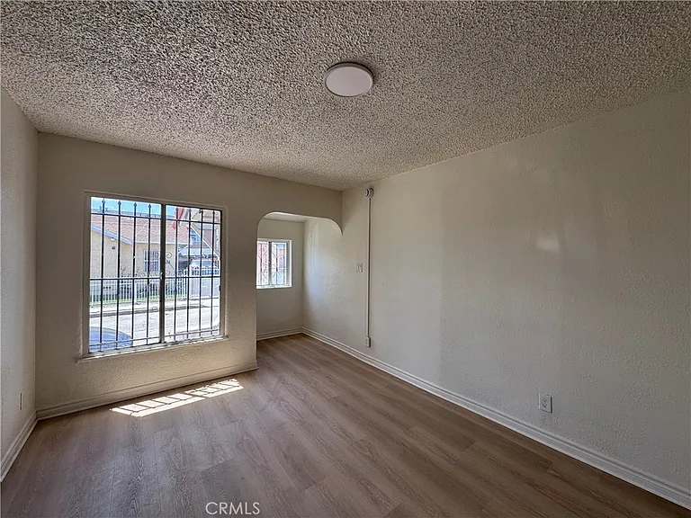 8220 Wall St — Photo 3