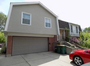 645 Patton Dr, Buffalo Grove, IL 60089