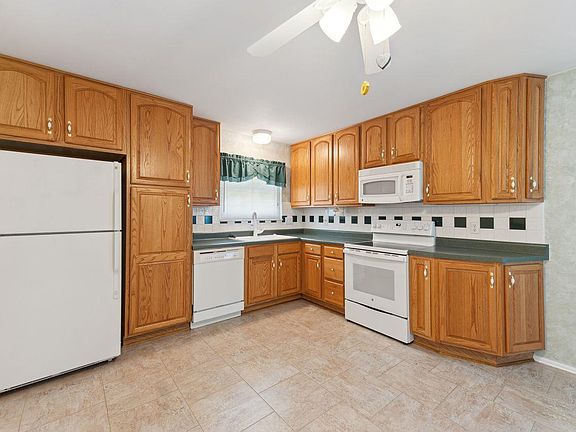 5th image of 4118 Lisieux Ln