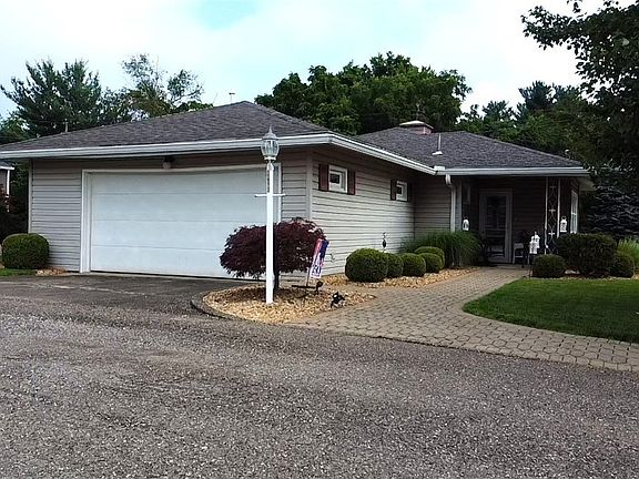 4th image of 44698 Bronze Heights Ln