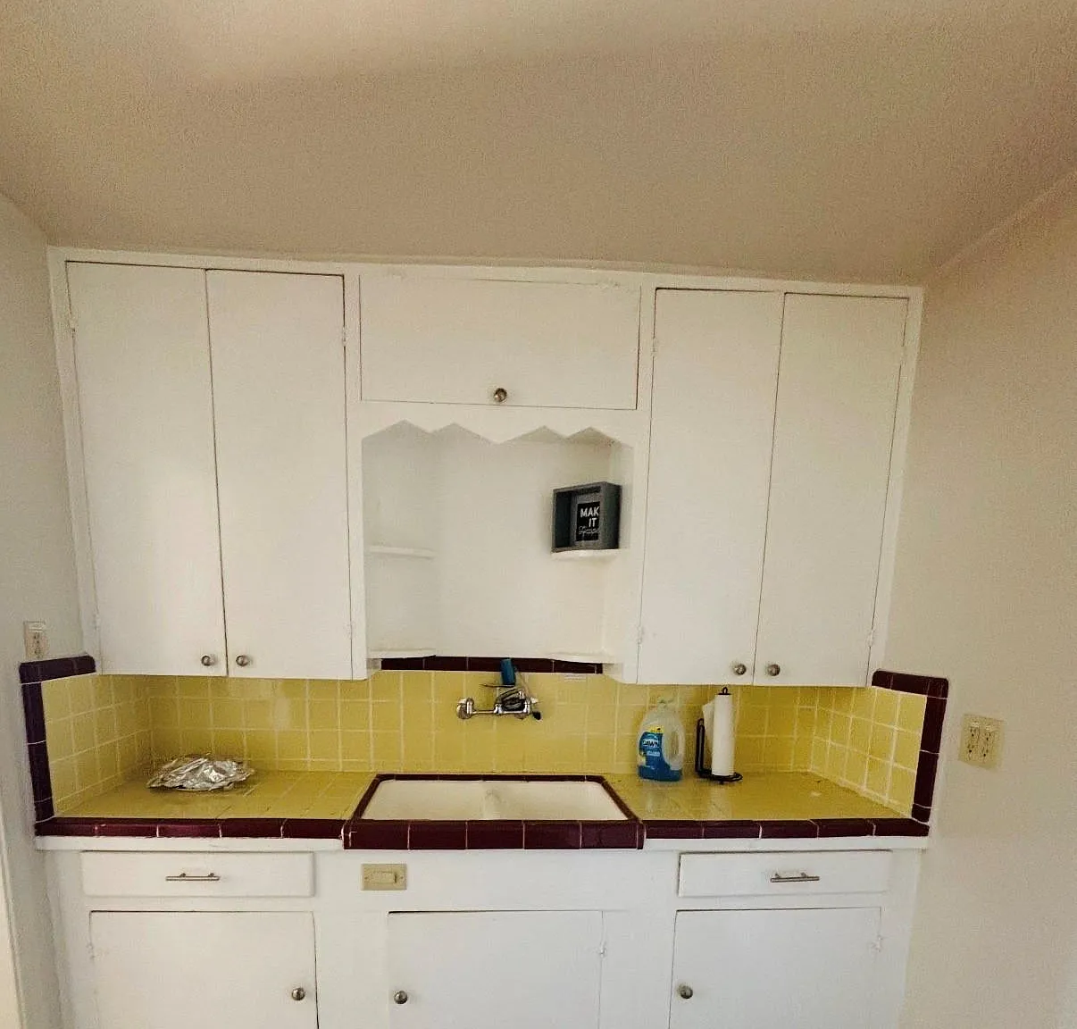 1 bed, 1.0 bath, 714 sqft, $1,000 — Photo 1