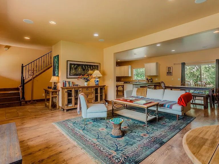 1311 Westridge Ct — Photo 2