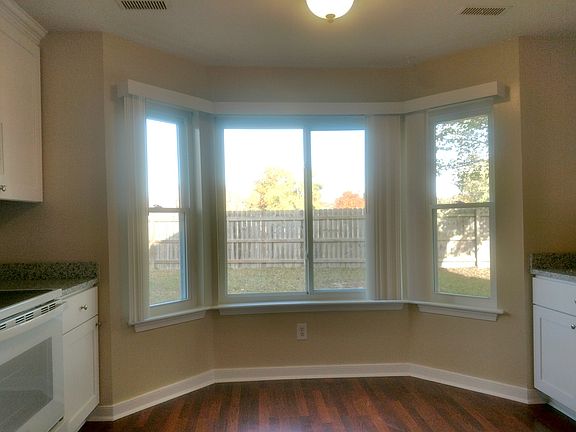 3rd image of 4901 Denny Dr