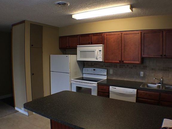 2nd image of 1801 J St APT 201