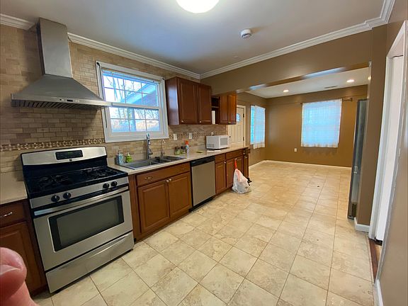 3rd image of 7627 Carla Rd