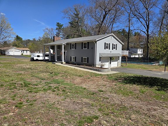 2nd image of 166 Pomeroy Meadow Rd
