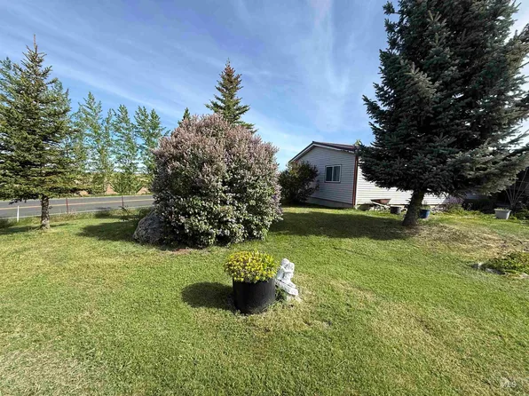 103 Beech St, Nezperce, ID 83543