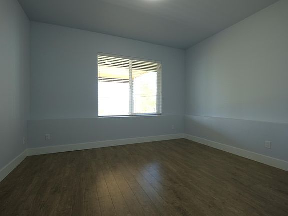 3rd image of 4616 E Lake Sammamish Pkwy NE #A