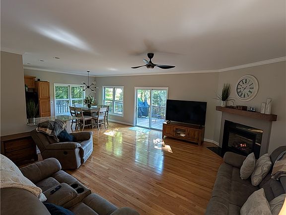 4th image of 238 Olde Beau Boulevard