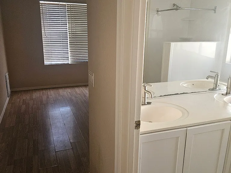 4636 W Laredo St — Photo 8